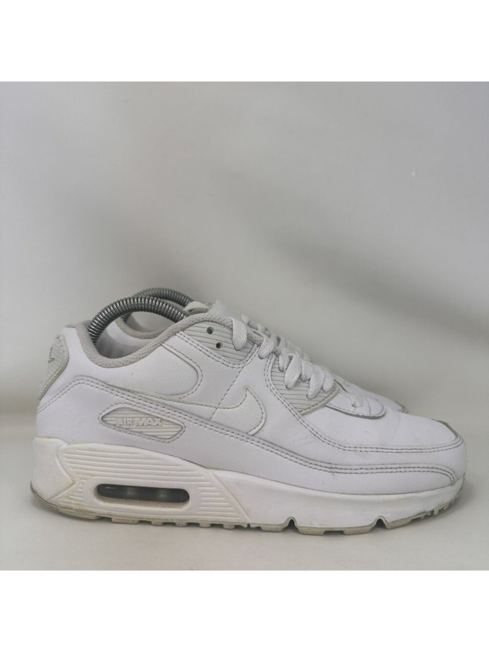 Nike Air Max 90 Shoes Triple White Size 7Y / Women’s Size 8.5